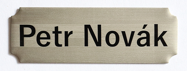 Stříbrná jmenovka